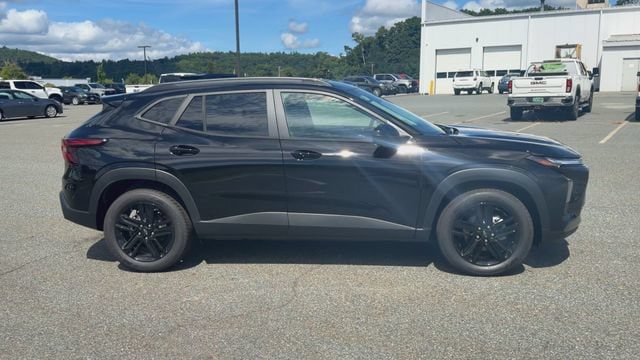 2026 Chevrolet Trax Activ - Photo 9