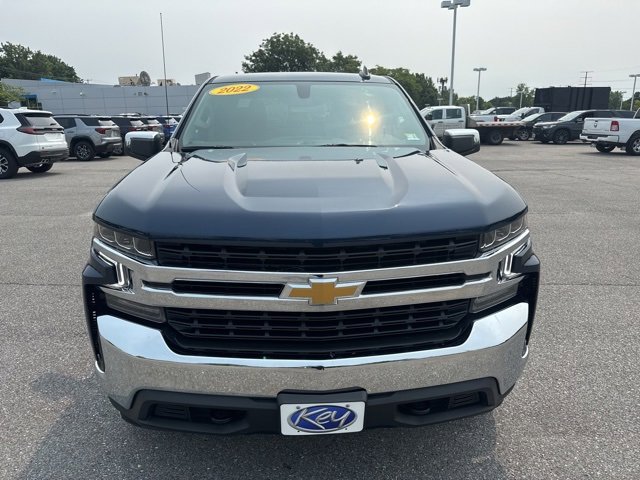 2022 Chevrolet Silverado 1500 LT photo 2