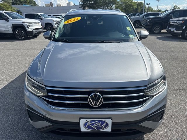 2022 Volkswagen Tiguan SE photo 2