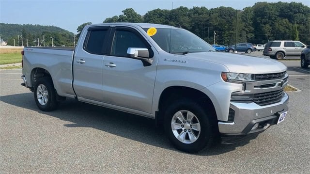 Used 2020 Chevrolet Silverado 1500 LT with VIN 1GCRYDED6LZ320264 for sale in White River Junction, VT