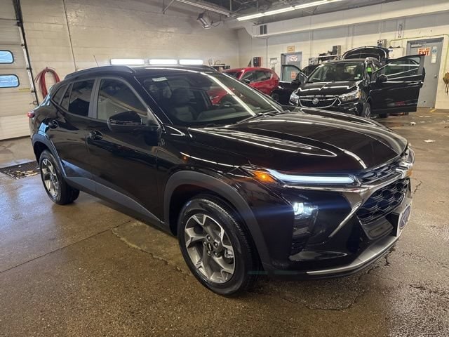 2026 Chevrolet Trax LT - Photo 8