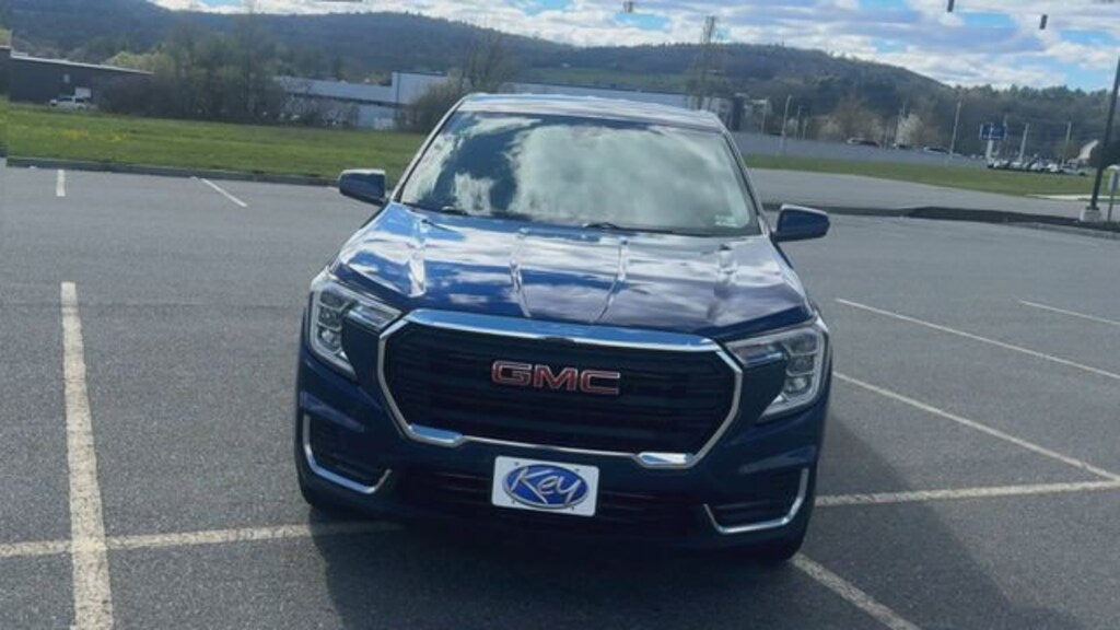 Used 2022 GMC Terrain SLE SUV