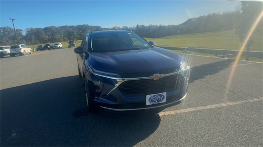 Used 2024 Chevrolet Trax LT SUV