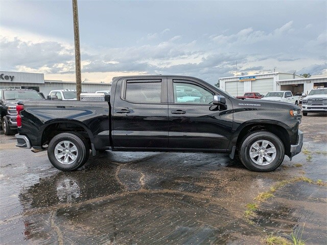 2020 Chevrolet Silverado 1500 LT photo 3