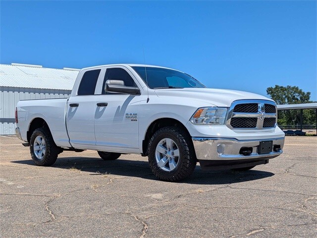 2023 Ram 1500 Classic Tradesman photo 2