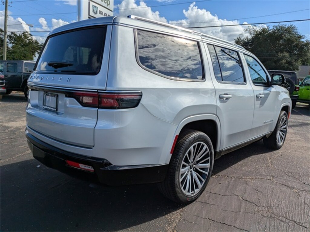 New 2025 Jeep Wagoneer Series II Sport Utility