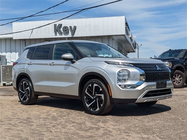 Used 2024 Mitsubishi Outlander SE with VIN JA4J4VA83RZ013094 for sale in Marianna, FL