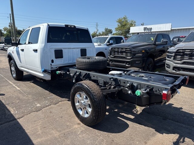 2026 Ram 3500 Tradesman photo 3