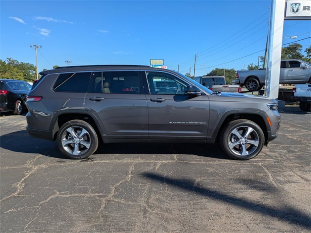 New 2025 Jeep Grand Cherokee L Limited Sport Utility