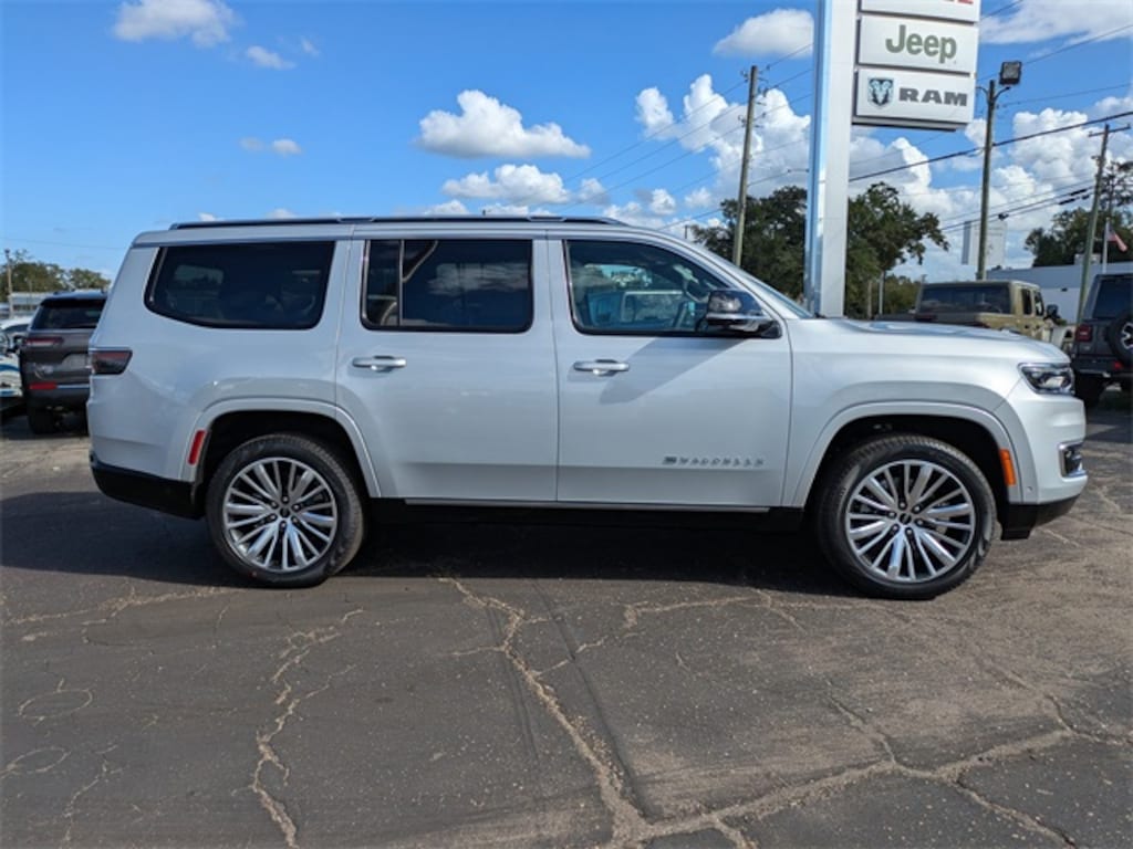 New 2025 Jeep Wagoneer Series II Sport Utility