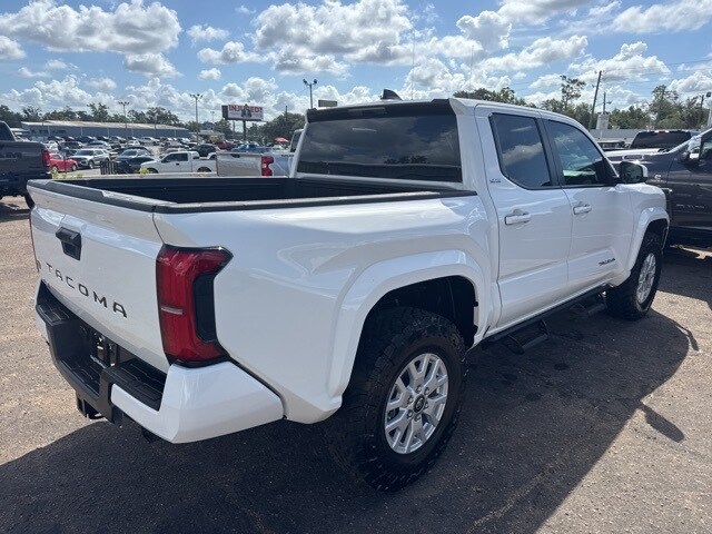 2024 Toyota Tacoma photo 2