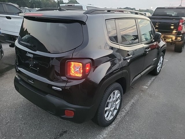 2019 Jeep Renegade Latitude photo 2