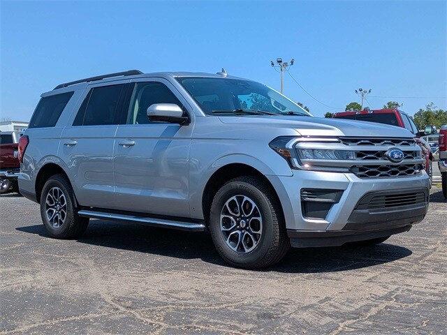 2022 Ford Expedition XLT photo 2