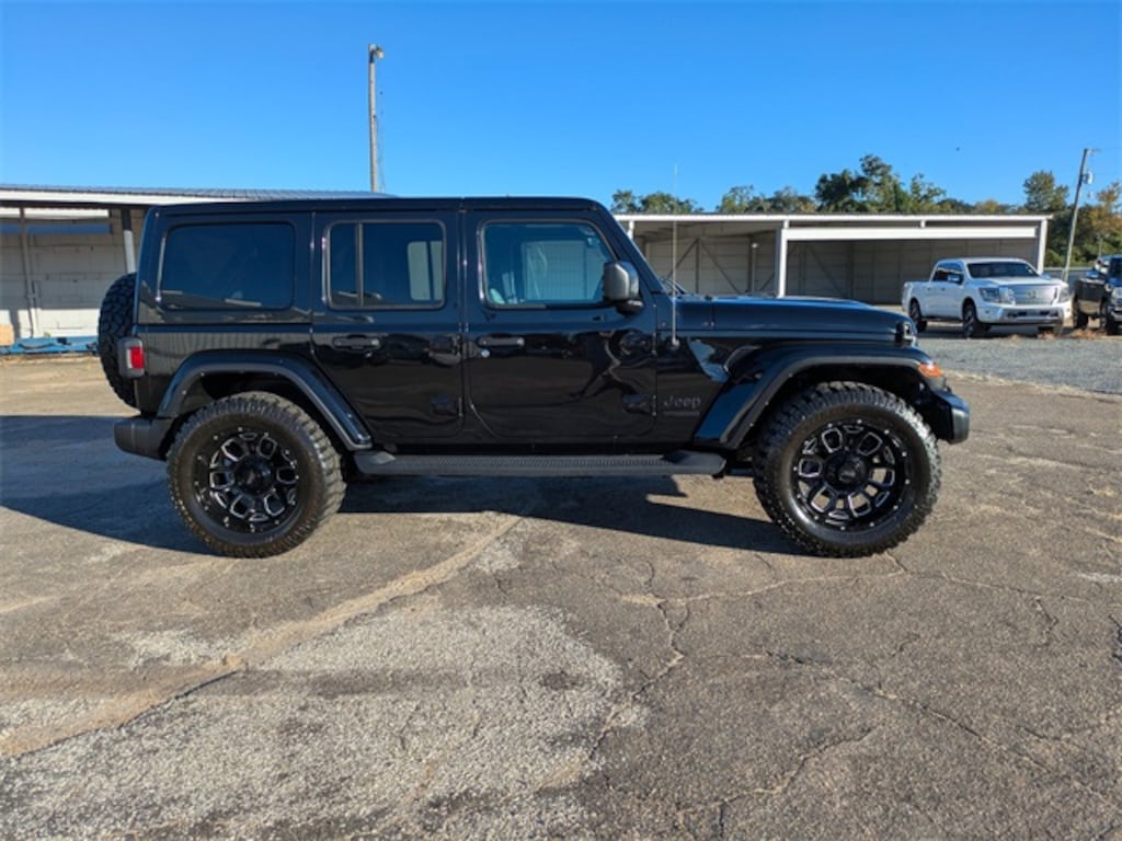 Used 2022 Jeep Wrangler Unlimited Sahara SUV