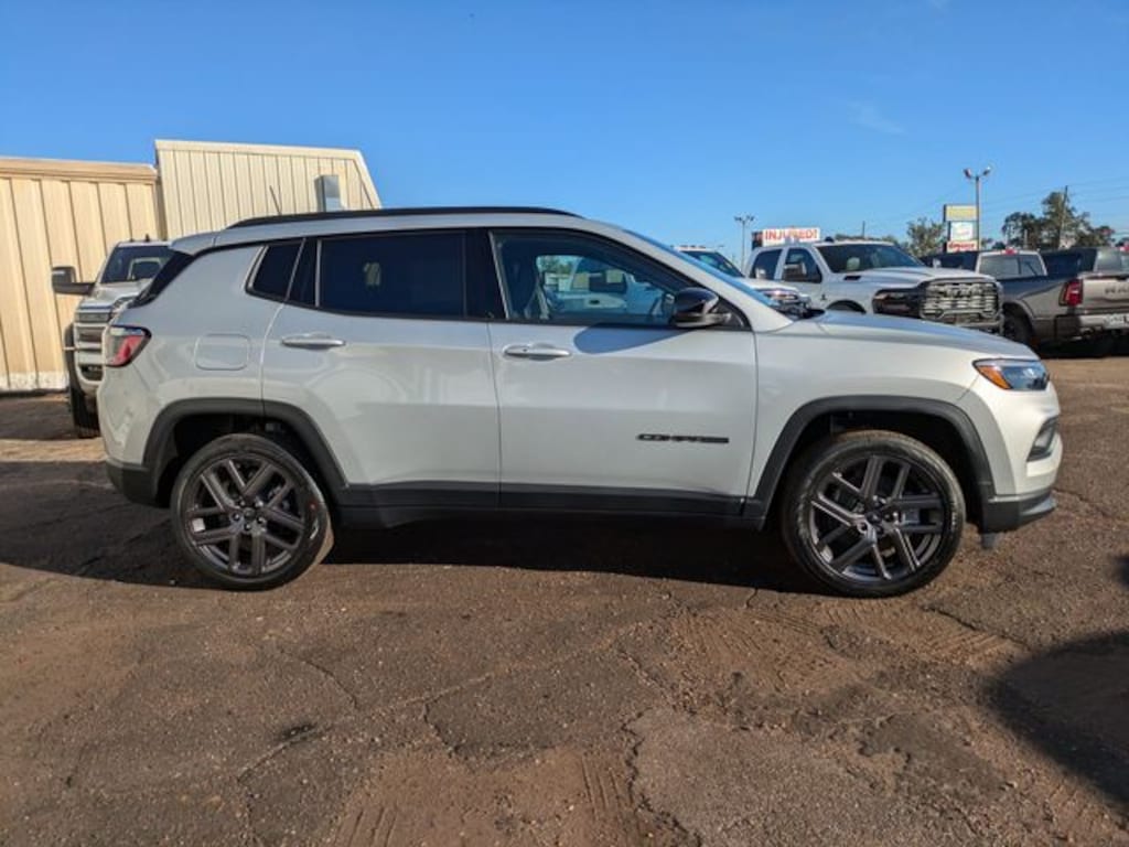 New 2026 Jeep Compass Latitude Sport Utility