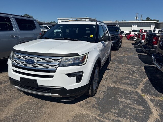 2019 Ford Explorer XLT photo 2