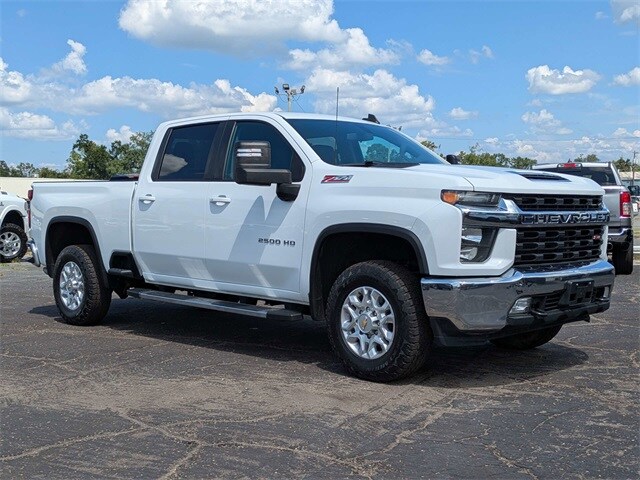 2023 Chevrolet Silverado 2500HD LT photo 2