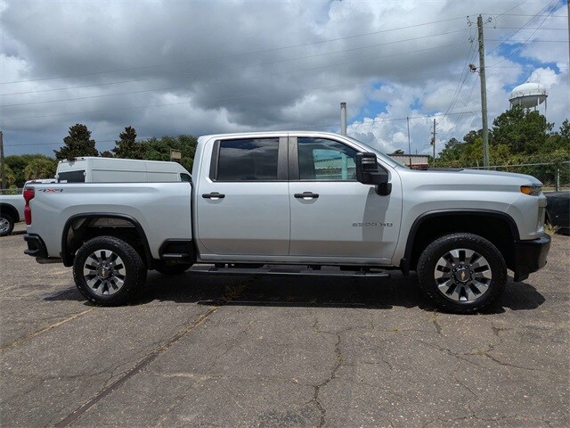 2023 Chevrolet Silverado 2500HD Custom photo 3