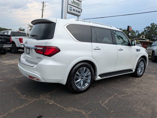 2019 Infiniti QX80 Luxe photo 4