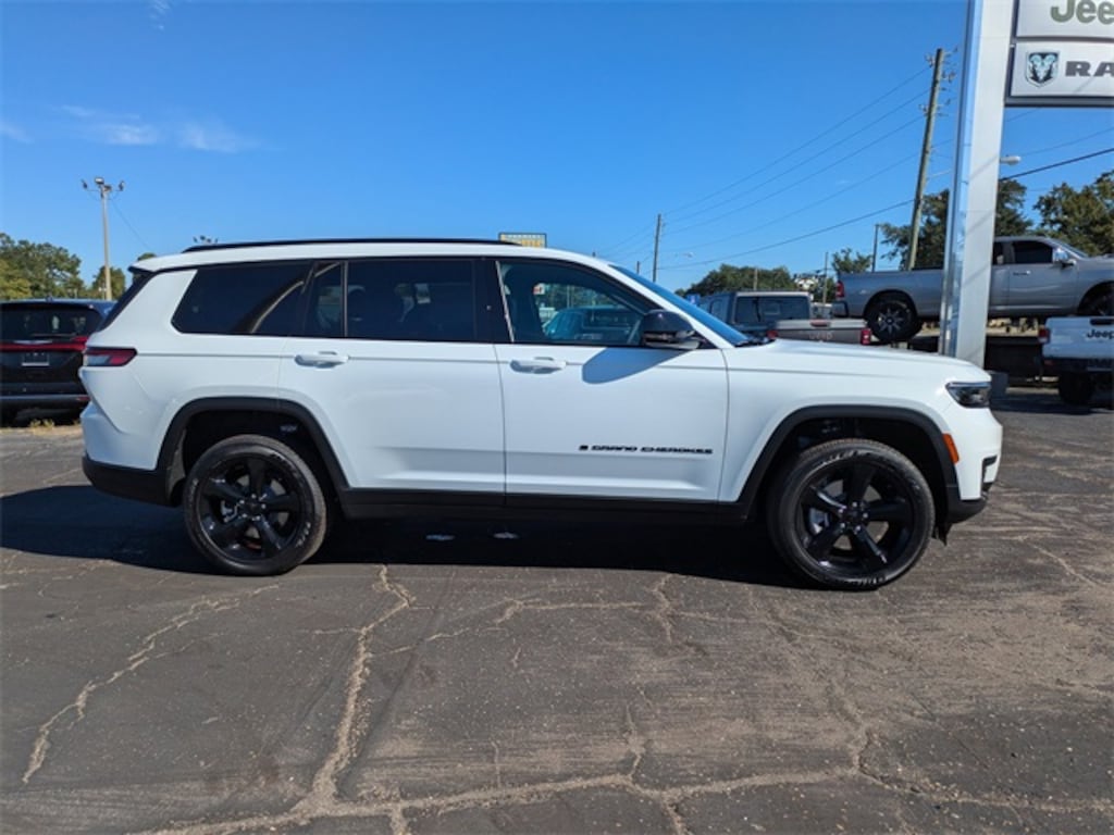 New 2025 Jeep Grand Cherokee L Altitude X Sport Utility
