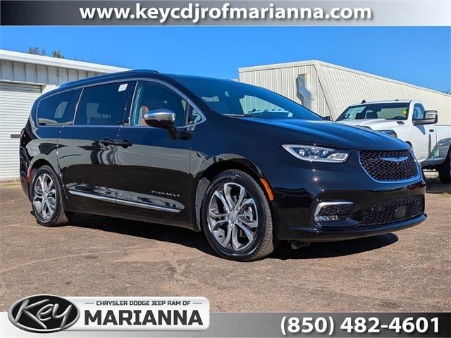 2026 Chrysler Pacifica Pinnacle's photo