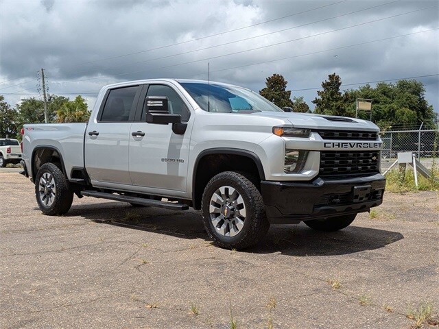 2023 Chevrolet Silverado 2500HD Custom photo 2