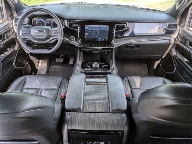 2023 Jeep Wagoneer L Series III - Photo 16
