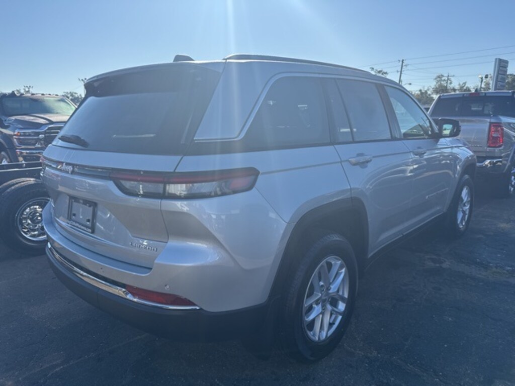 New 2025 Jeep Grand Cherokee Laredo X Sport Utility