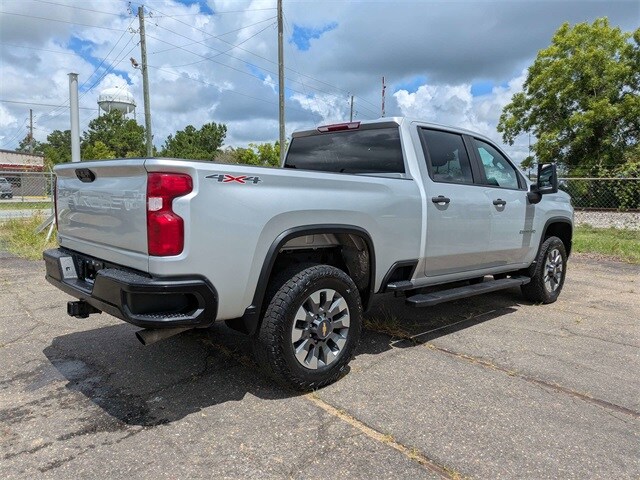 2023 Chevrolet Silverado 2500HD Custom photo 4