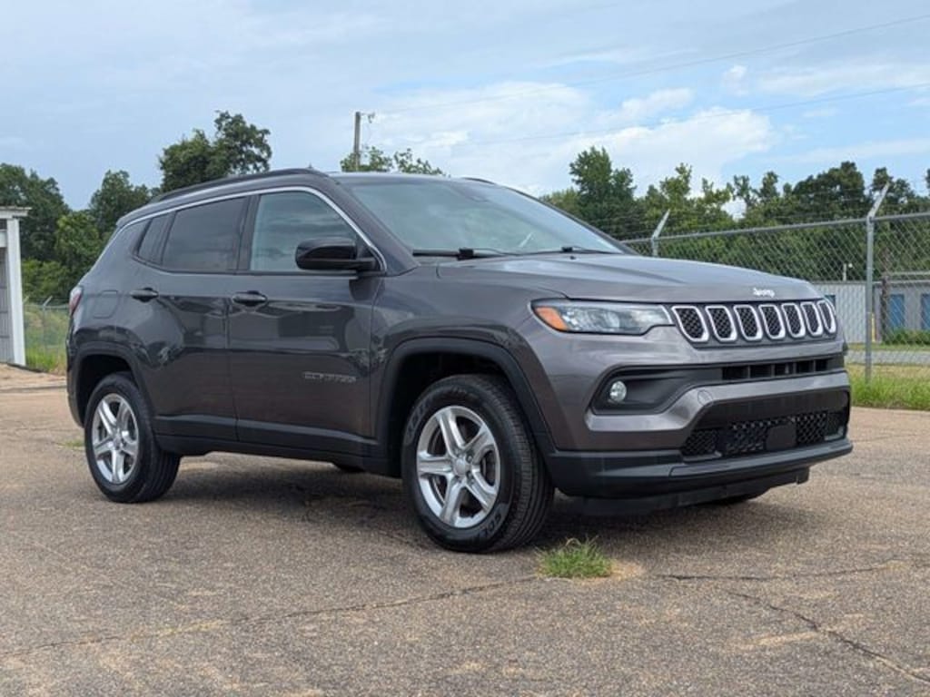 Used 2024 Jeep Compass Latitude SUV