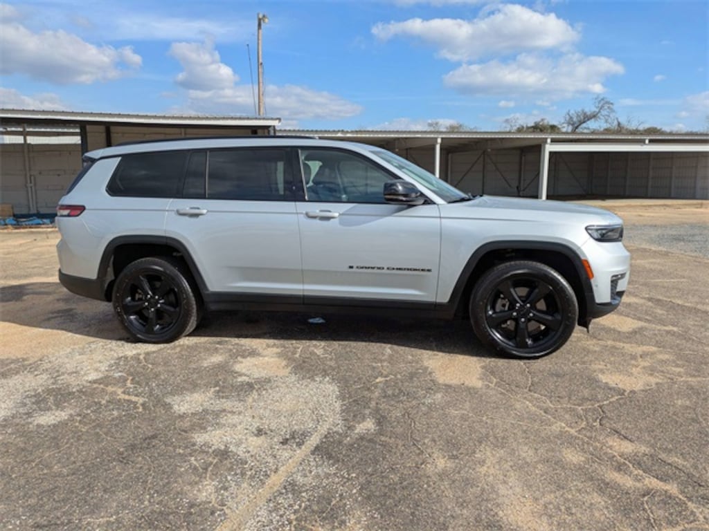 Used 2023 Jeep Grand Cherokee L Limited SUV