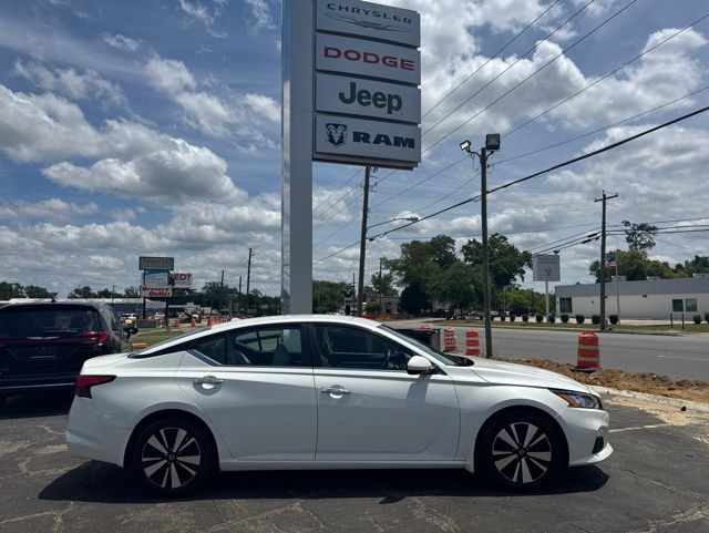 Used 2022 Nissan Altima SV with VIN 1N4BL4DV5NN350351 for sale in Marianna, FL