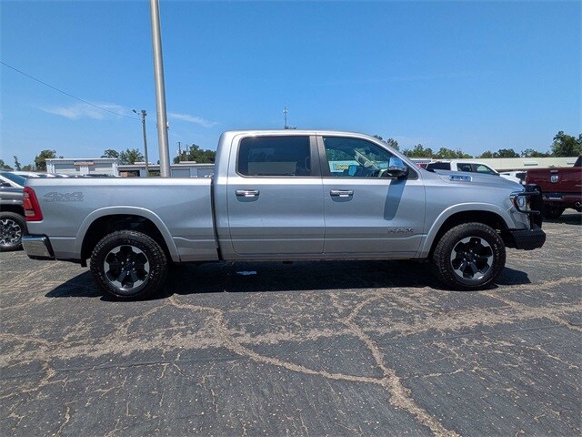 2019 Ram 1500 Laramie photo 3