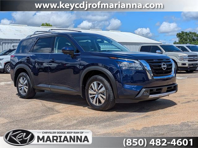 2025 Nissan Pathfinder SL 2WD's photo