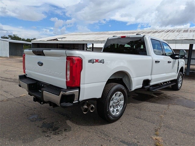 2024 Ford F-250 XLT photo 4