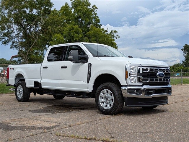2024 Ford F-250 XLT photo 2
