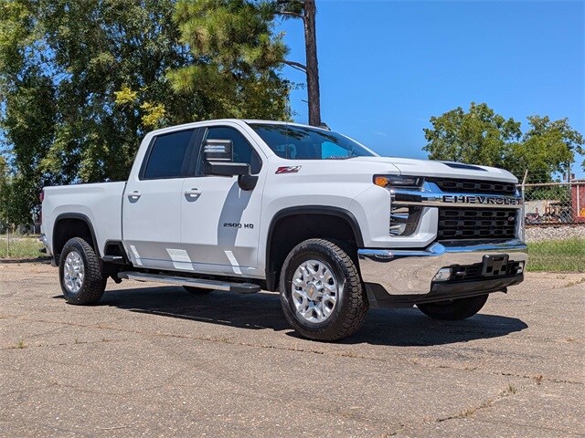 2023 Chevrolet Silverado 2500HD LT photo 2