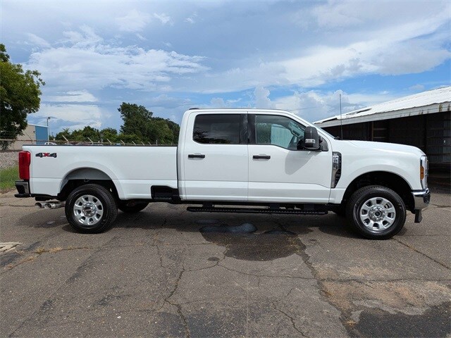 2024 Ford F-250 XLT photo 3