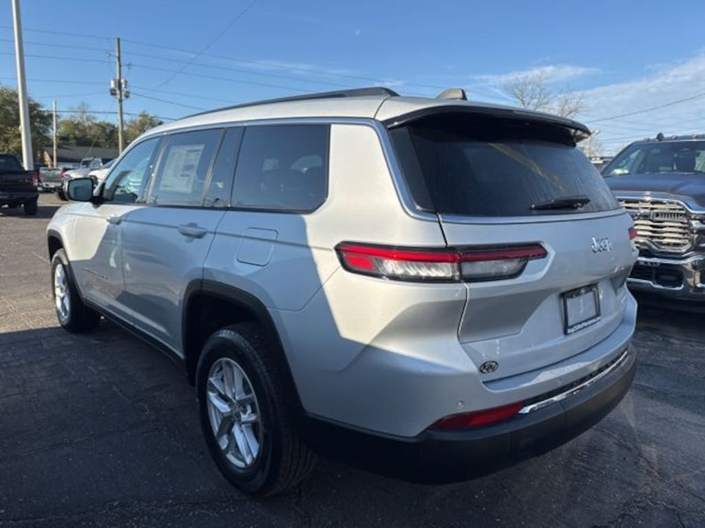 New 2026 Jeep Grand Cherokee L Laredo Sport Utility