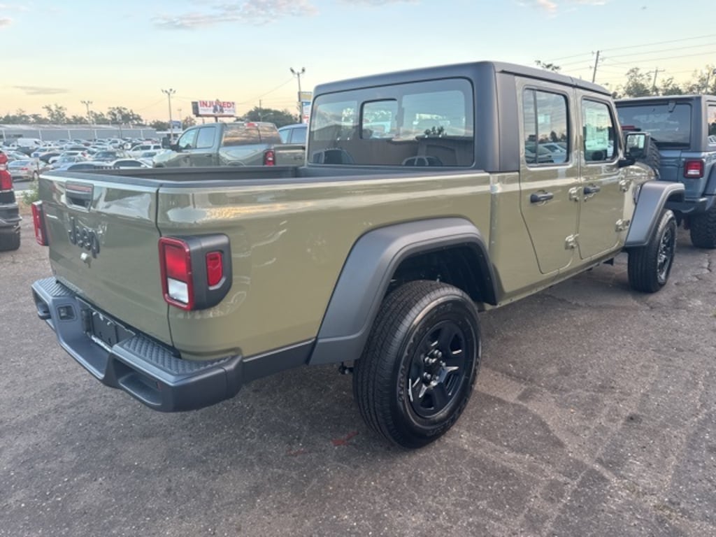New 2026 Jeep Gladiator Sport Pickup