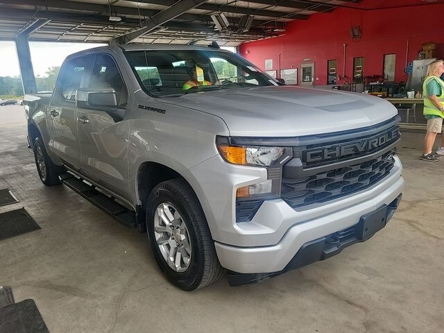2022 Chevrolet Silverado 1500 Custom photo 2