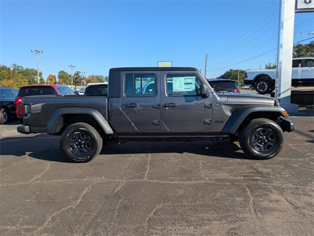 New 2026 Jeep Gladiator Sport Pickup