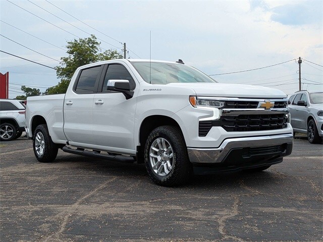 2023 Chevrolet Silverado 1500 photo 2