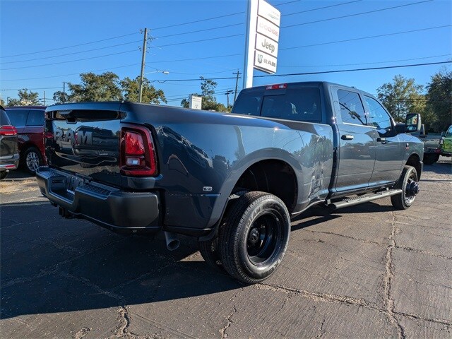 2026 Ram 3500 Tradesman photo 4