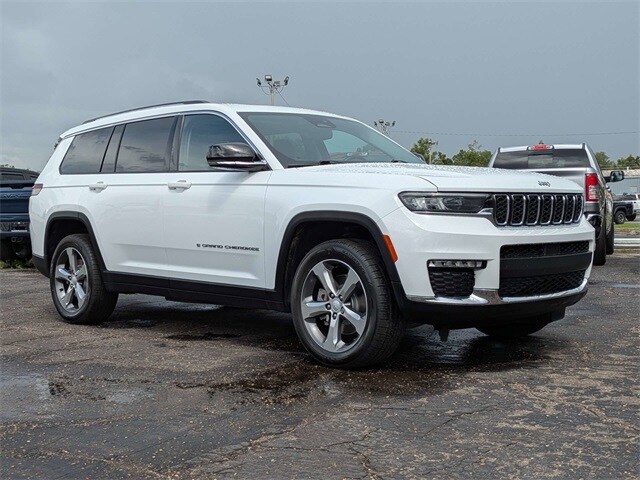 2021 Jeep Grand Cherokee Limited photo 2