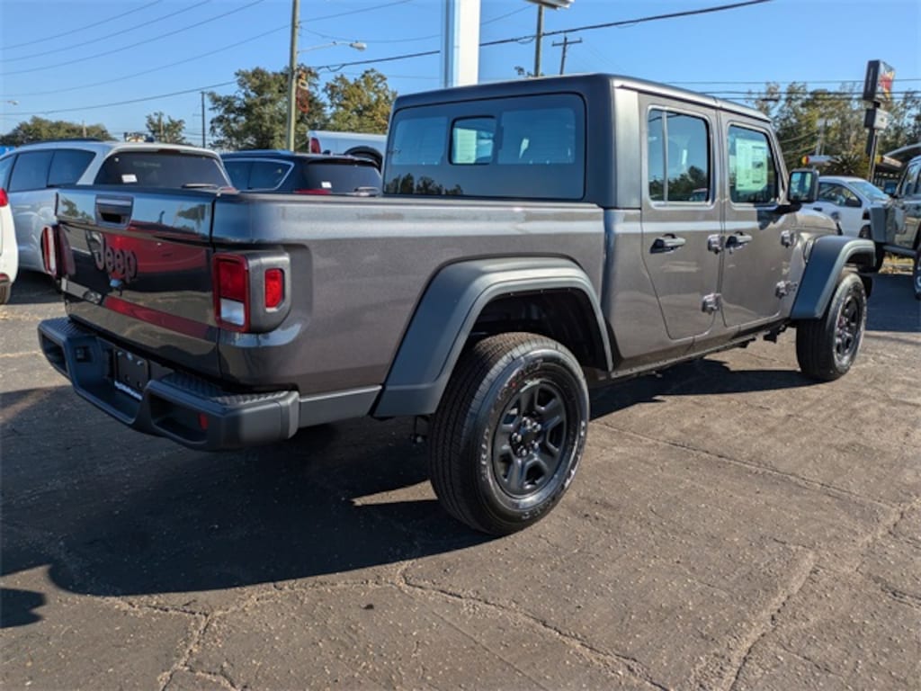 New 2026 Jeep Gladiator Sport Pickup