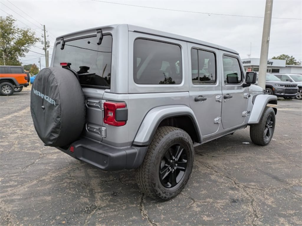 Used 2021 Jeep Wrangler Unlimited Sahara SUV