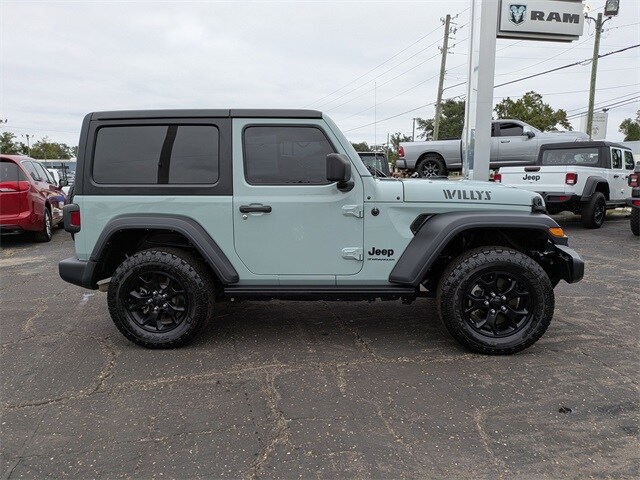 2023 Jeep Wrangler Willys photo 3