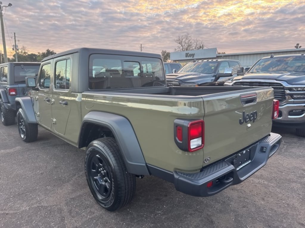 New 2026 Jeep Gladiator Sport Pickup