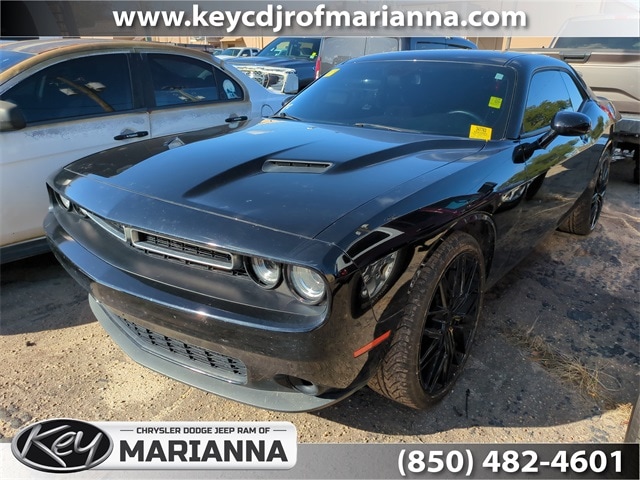 2023 Dodge Challenger SXT's photo